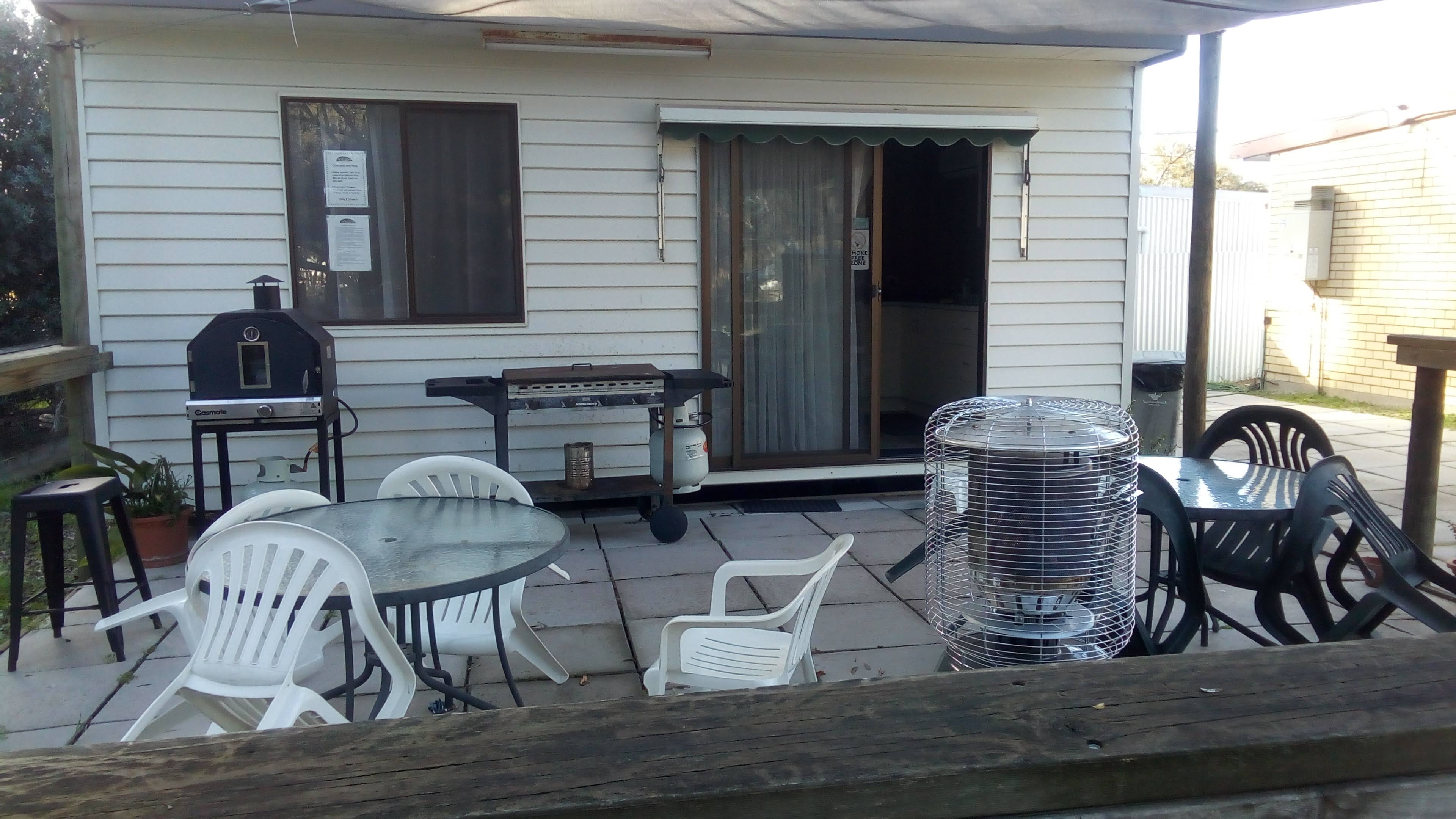 Warrack Motel - Facilities - Outdoor Dining